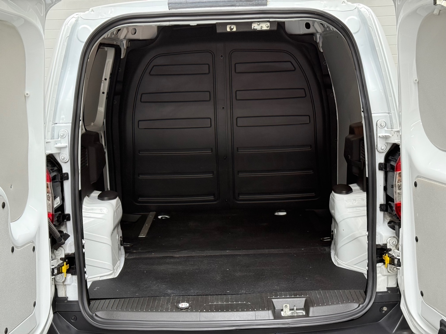 Used Ford Transit Courier 2023 for sale - 77622960: Photo 24