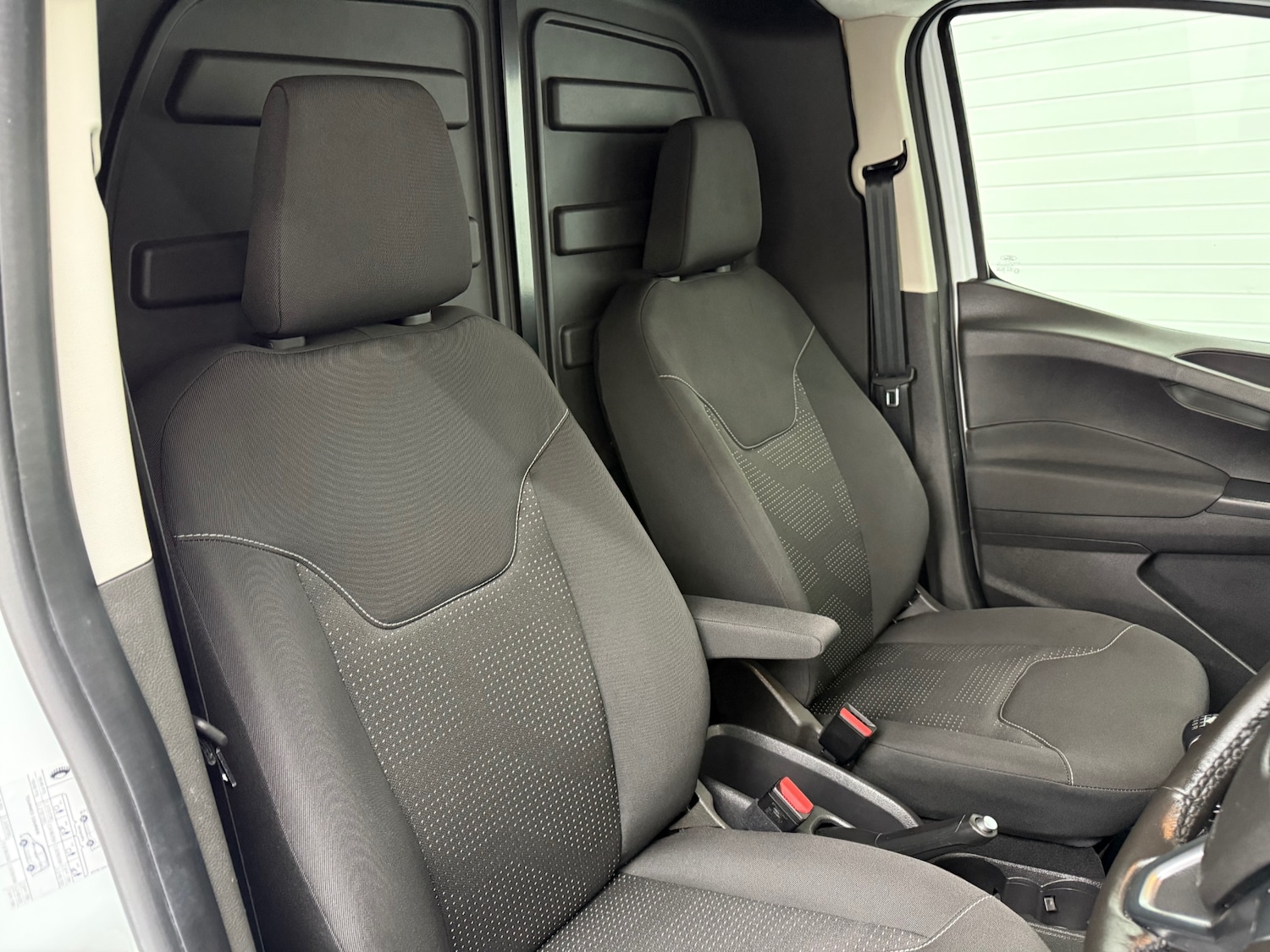 Used Ford Transit Courier 2023 for sale - 77622960: Photo 9