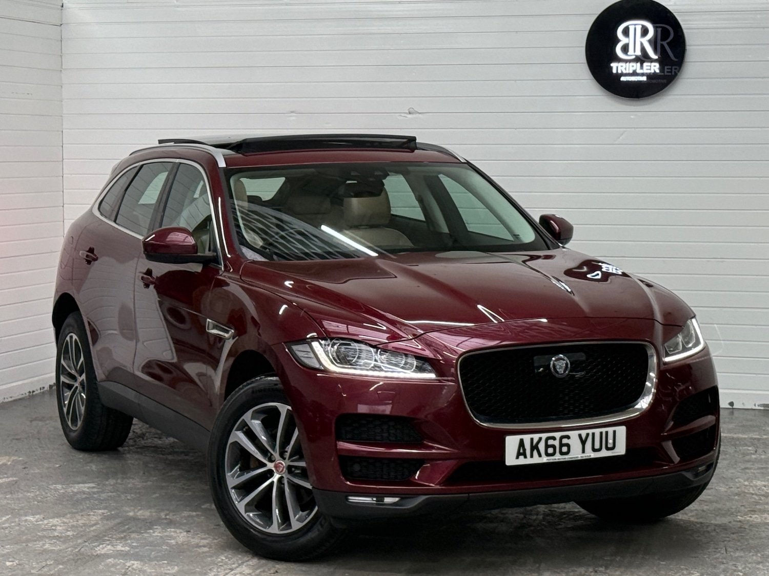 Used Jaguar F-Pace 2017 for sale - 77434716: Photo 3