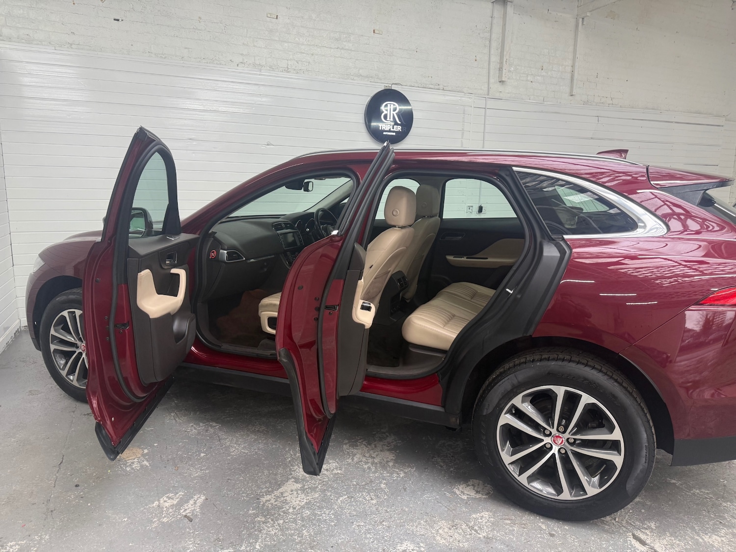 Used Jaguar F-Pace 2017 for sale - 77434716: Photo 31