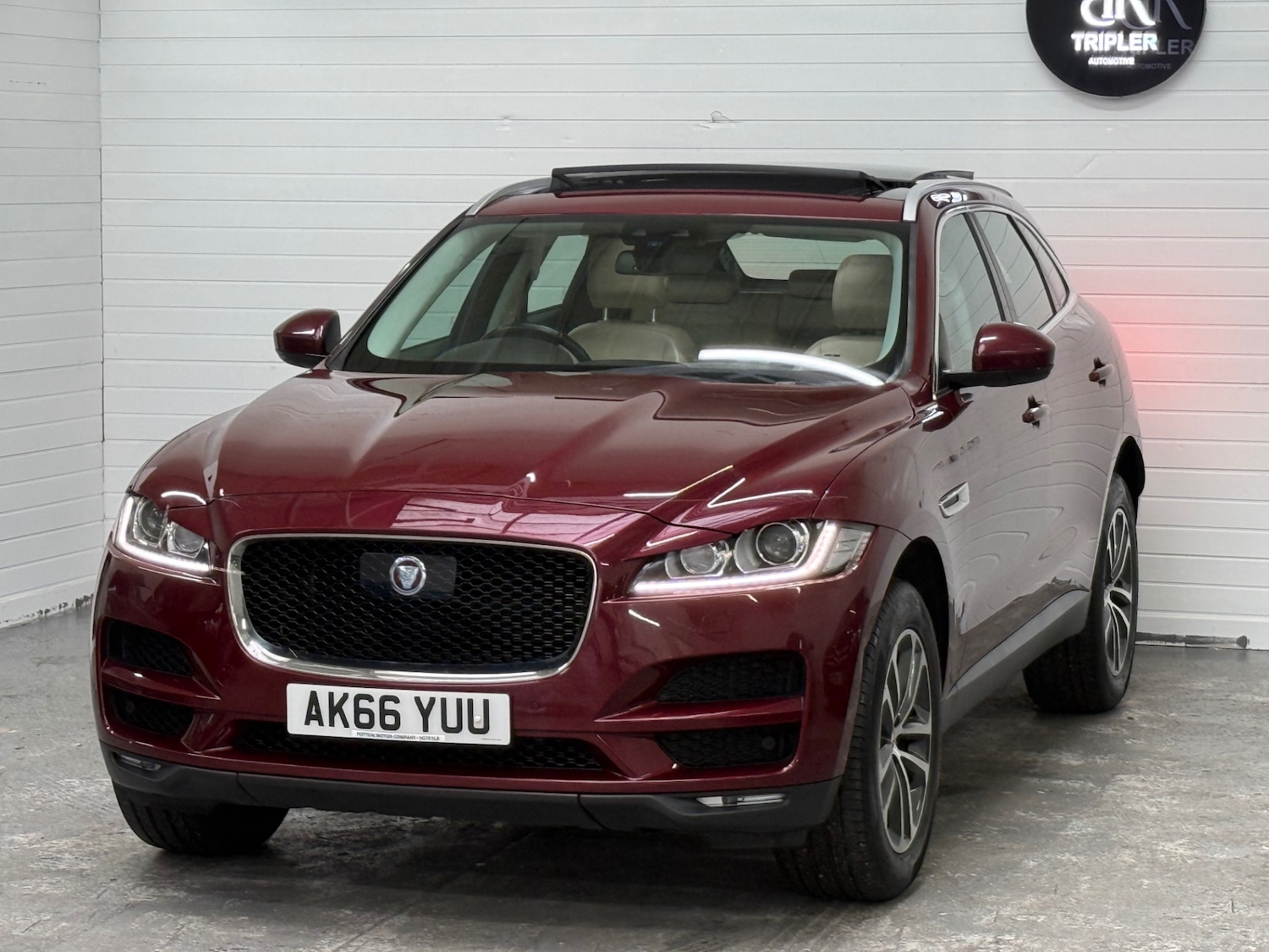 Used Jaguar F-Pace 2017 for sale - 77434716: Photo 5