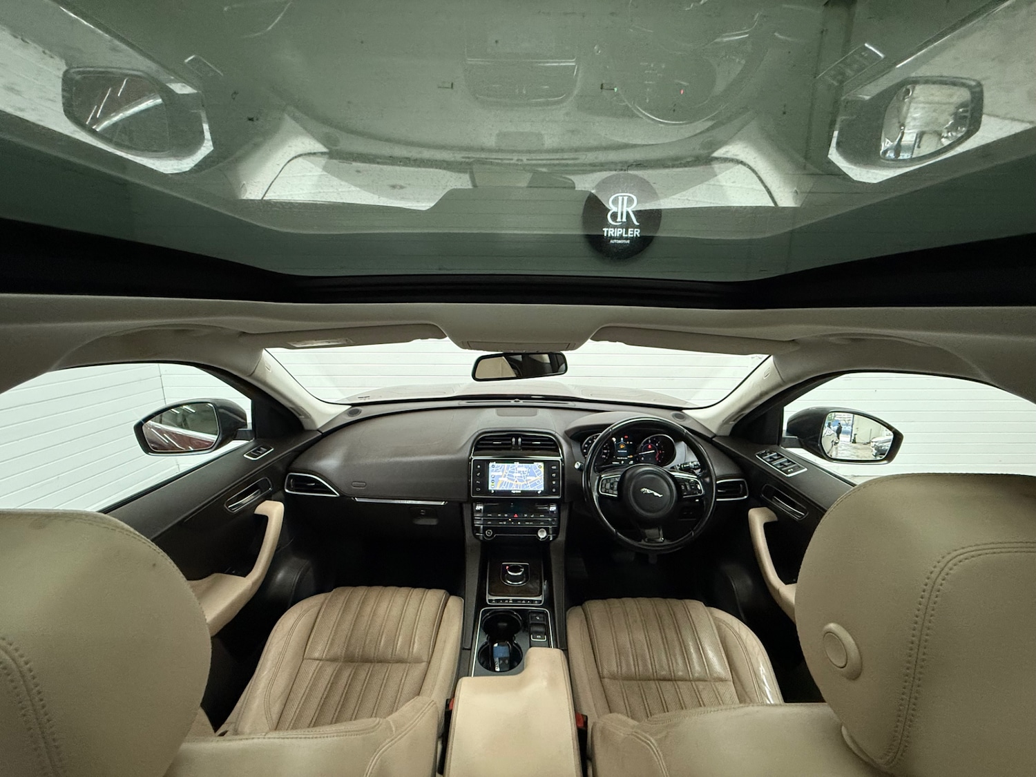 Used Jaguar F-Pace 2017 for sale - 77434716: Photo 6