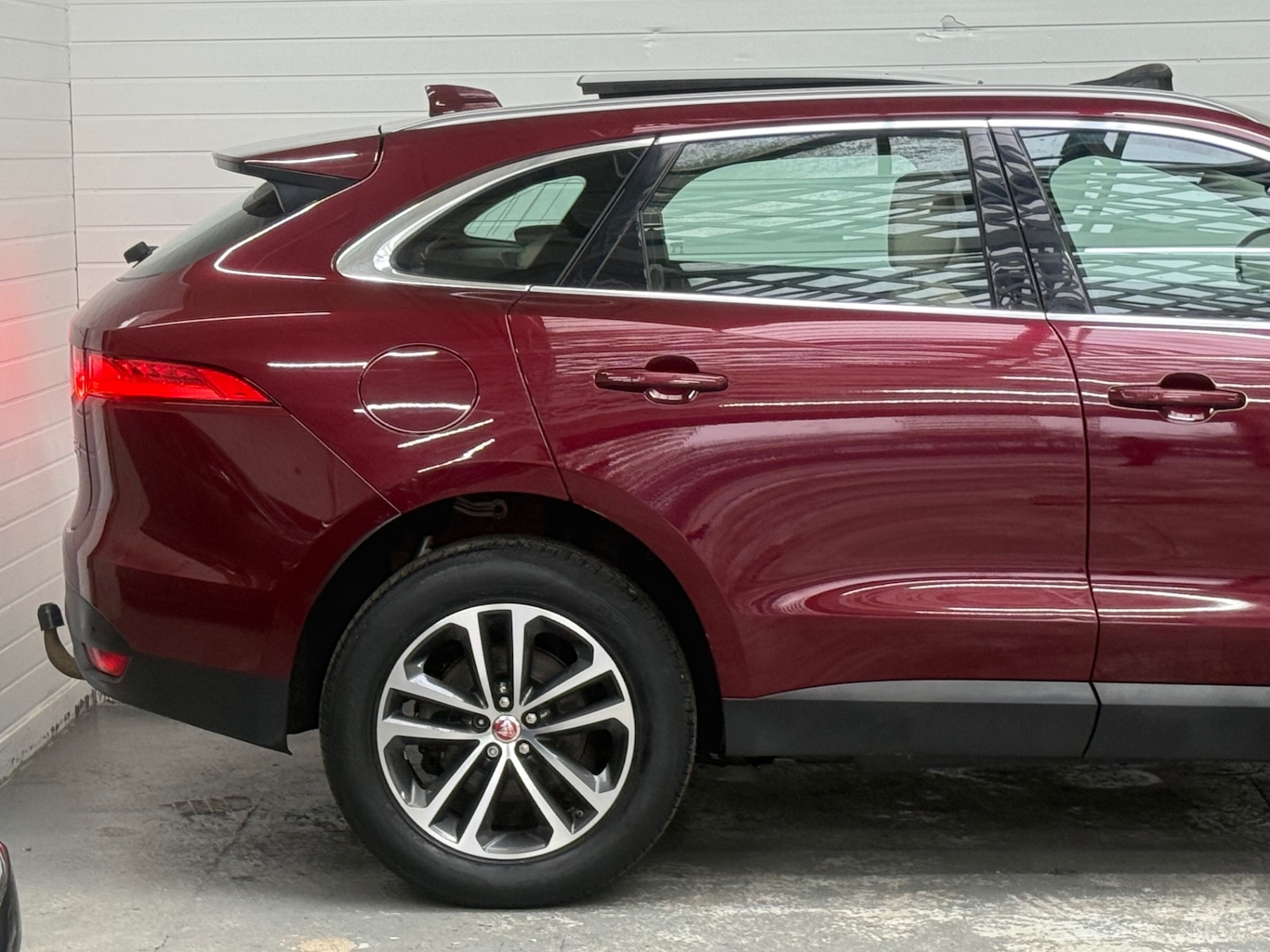 Used Jaguar F-Pace 2017 for sale - 77434716: Photo 9