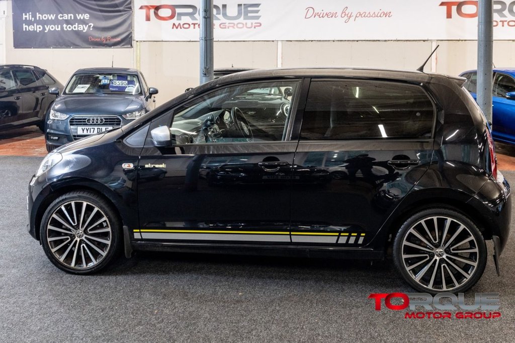 Used Volkswagen up! 2015 for sale - 76740221: Photo 16