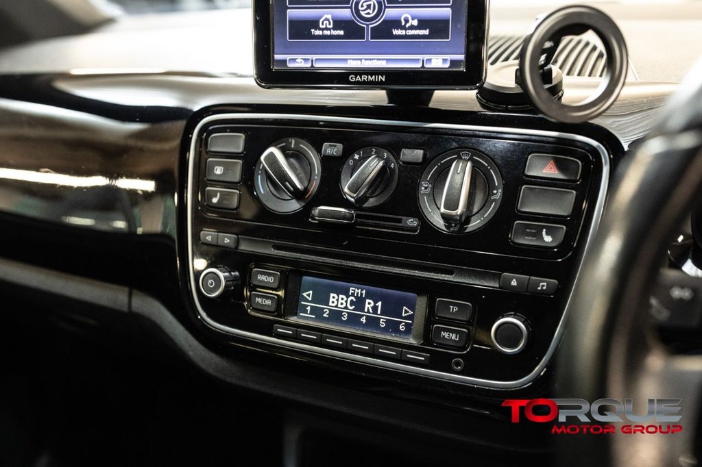 Used Volkswagen up! 2015 for sale - 76740221: Photo 25