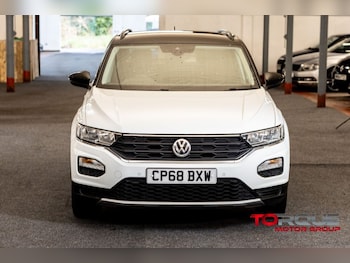 Used Volkswagen T-Roc 2018 for sale - 76900581: Photo