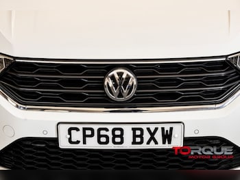 Used Volkswagen T-Roc 2018 for sale - 76900581: Photo