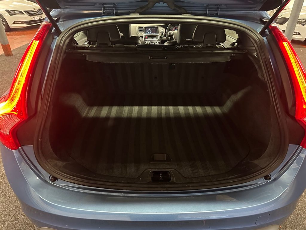 Used Volvo V60 2014 for sale - 77990685: Photo 15