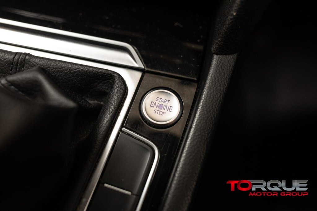 Used Volkswagen Passat 2016 for sale - 77632102: Photo 33