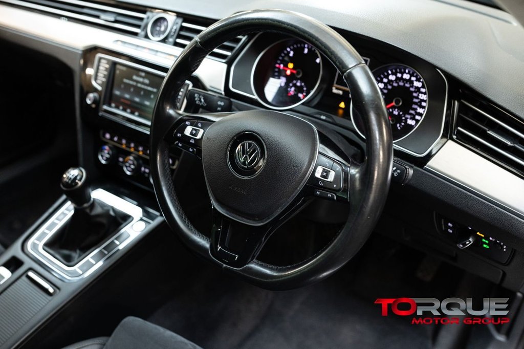 Used Volkswagen Passat 2016 for sale - 77632102: Photo 45