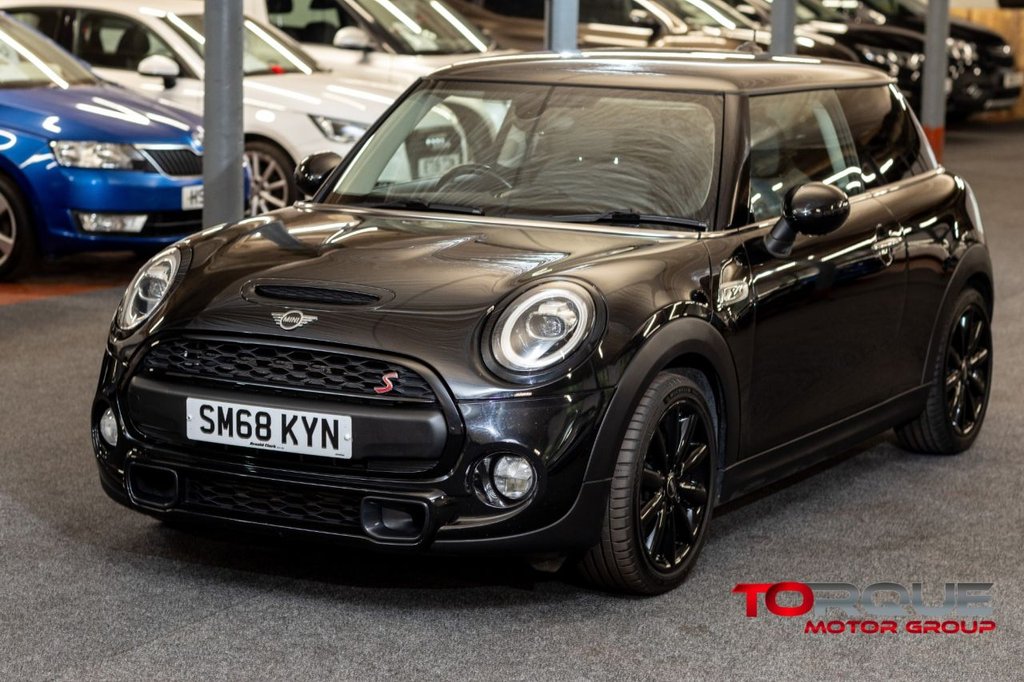 Used MINI Hatch 2018 for sale - 76261321: Photo 1