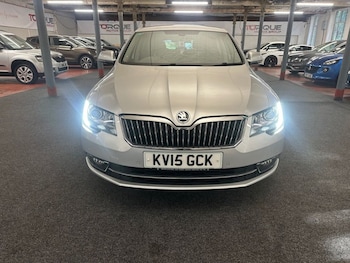 Used Skoda Superb 2015 for sale - 76368177: Photo