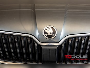 Used Skoda Superb 2017 for sale - 76482311: Photo