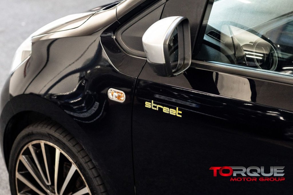 Used Volkswagen up! 2015 for sale - 77341608: Photo 5