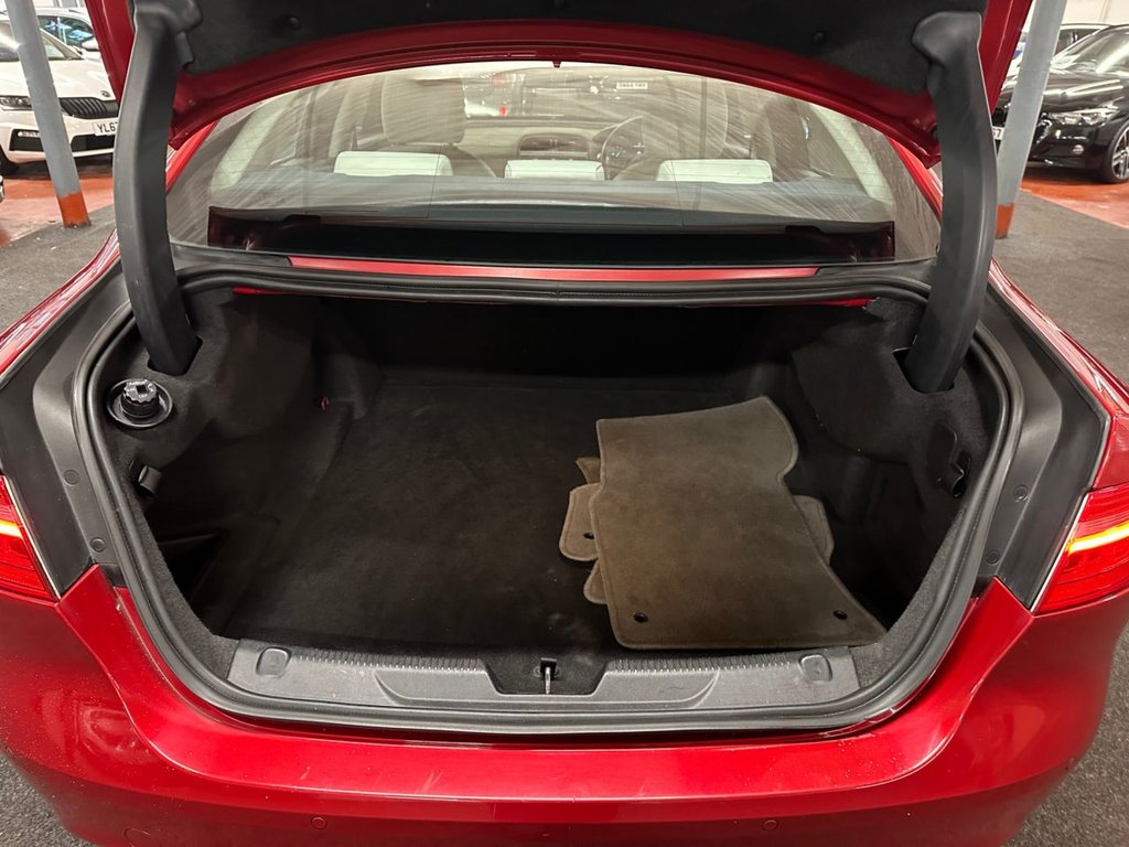 Used Jaguar XE 2016 for sale - 77372865: Photo 15