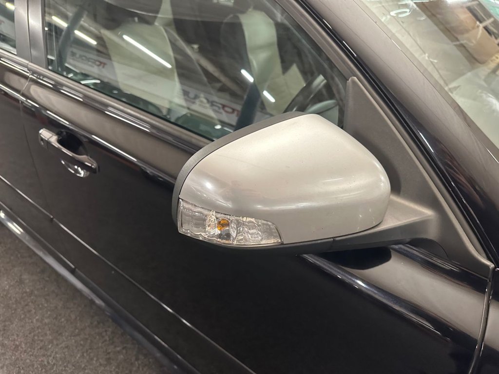 Used Volvo V50 2011 for sale - 77748037: Photo 25