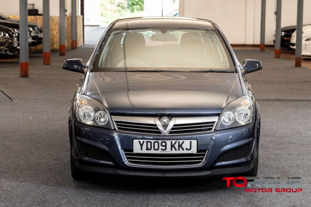 Used Vauxhall Astra 2009 for sale - 76345163: Photo 2