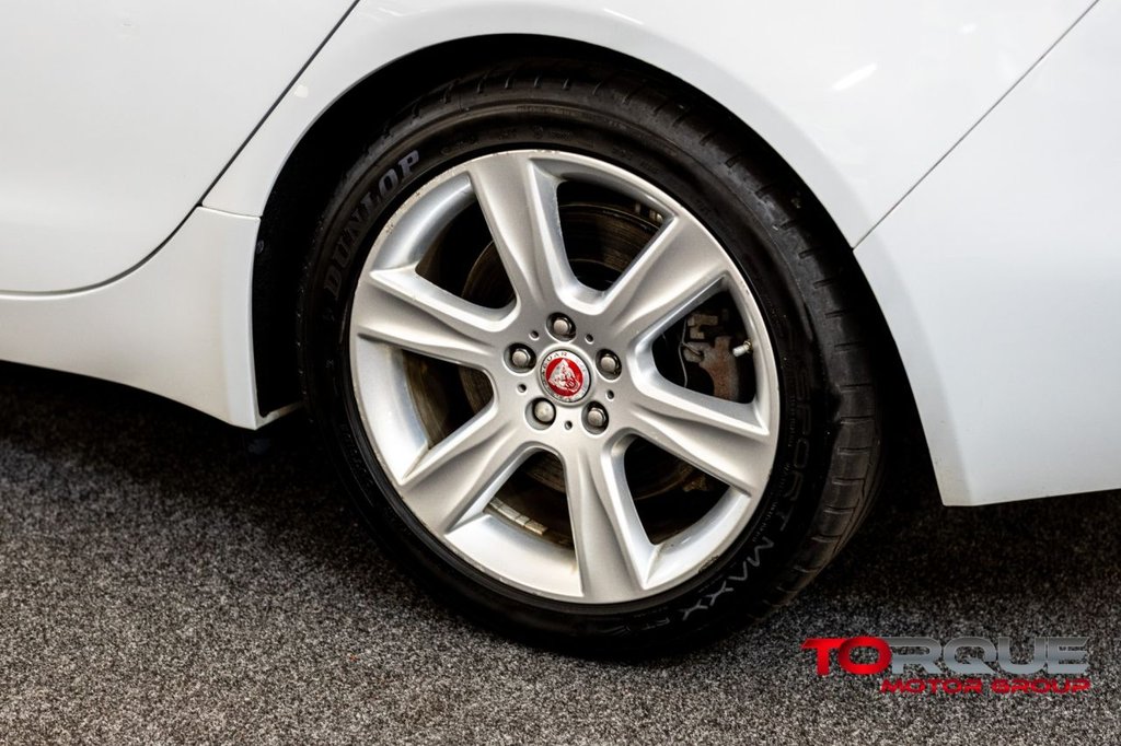 Used Jaguar XE 2016 for sale - 78017351: Photo 6