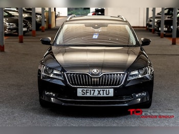 Used Skoda Superb 2017 for sale - 77031113: Photo