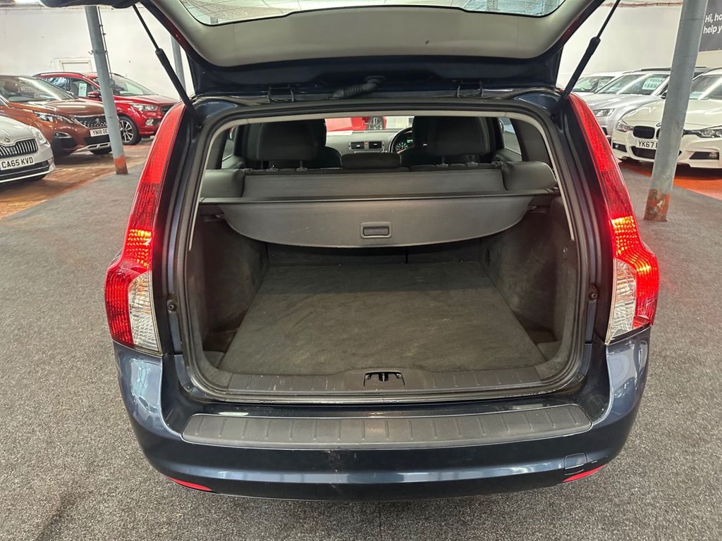 Used Volvo V50 2010 for sale - 77263378: Photo 12