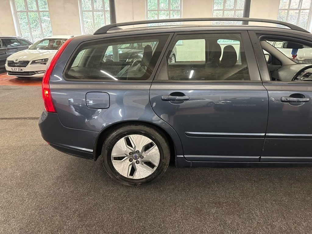 Used Volvo V50 2010 for sale - 77263378: Photo 16