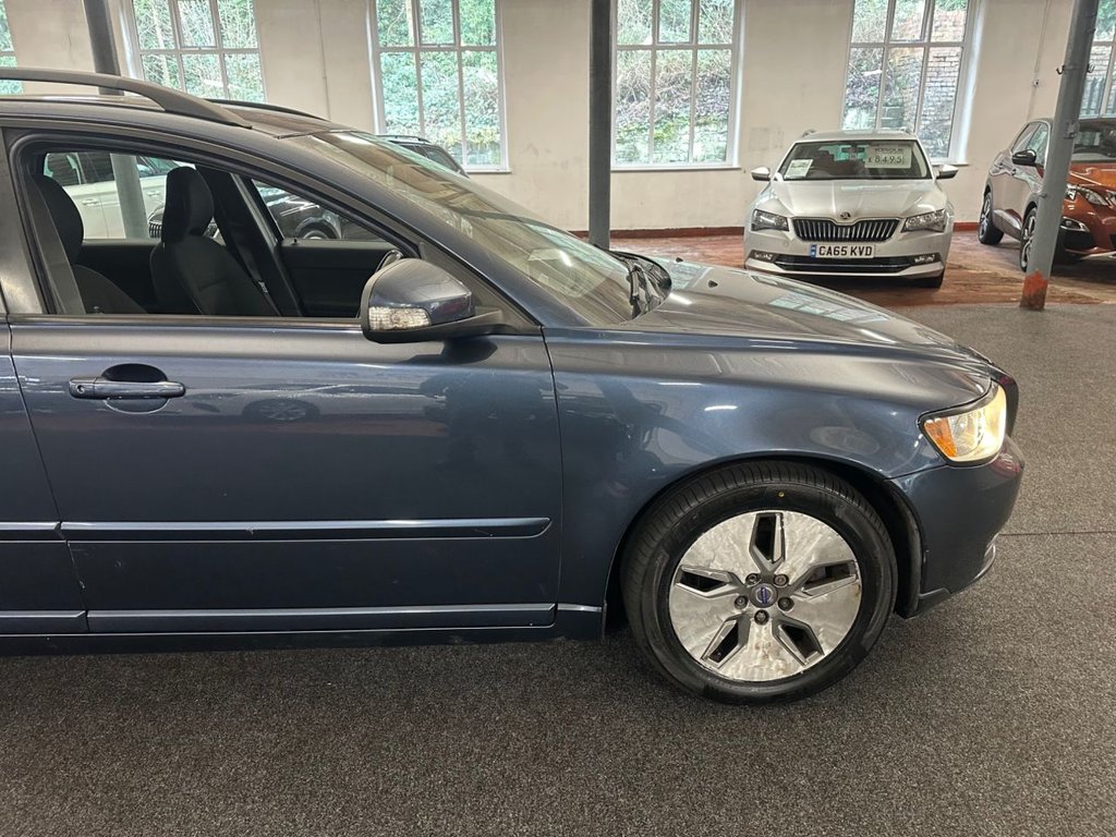 Used Volvo V50 2010 for sale - 77263378: Photo 17