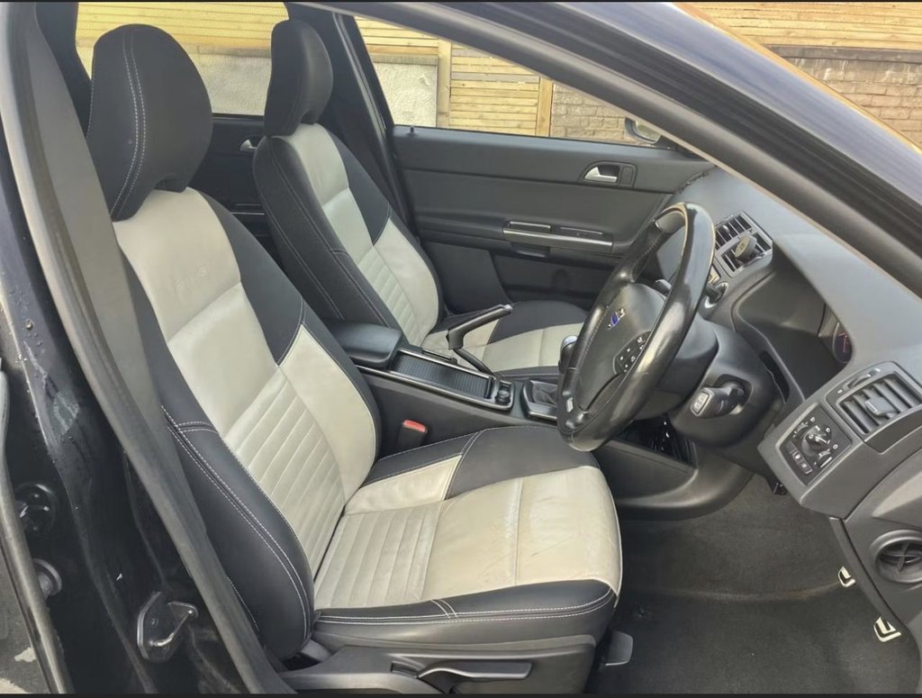 Used Volvo V50 2011 for sale - 77557624: Photo 4