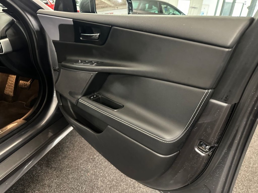 Used Jaguar XE 2016 for sale - 77739694: Photo 26
