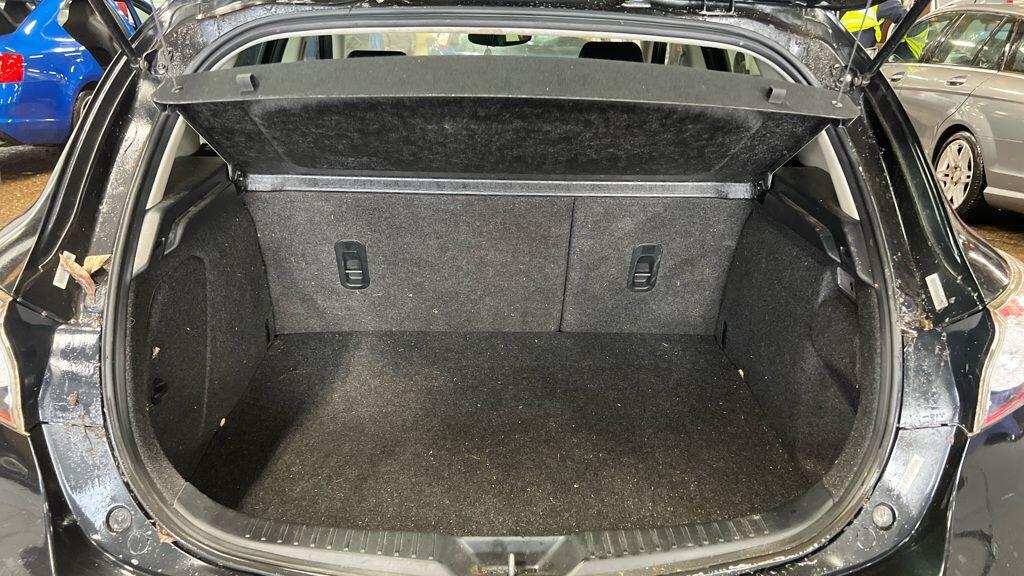 Used Mazda Mazda3 2011 for sale - 77939633: Photo 7