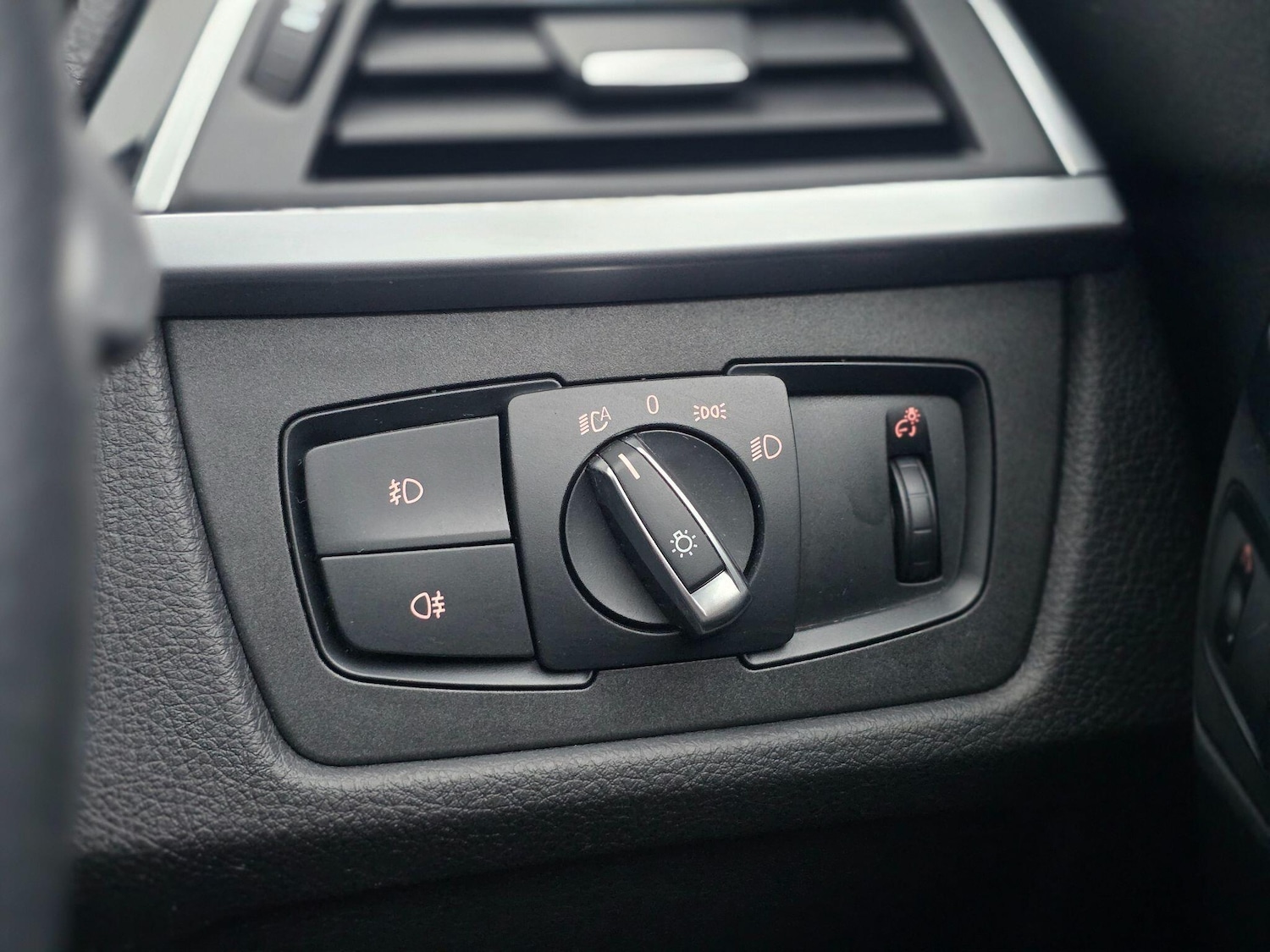 Used BMW 3 Series 2018 for sale - 77564771: Photo 30