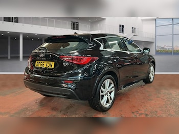 Used Infiniti Q30 2017 for sale - 76849802: Photo