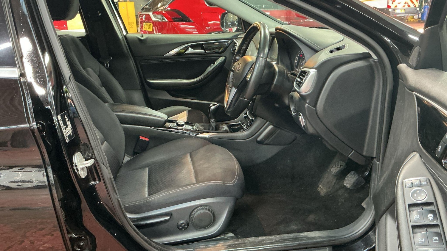 Used Infiniti Q30 2017 for sale - 76849802: Photo 8