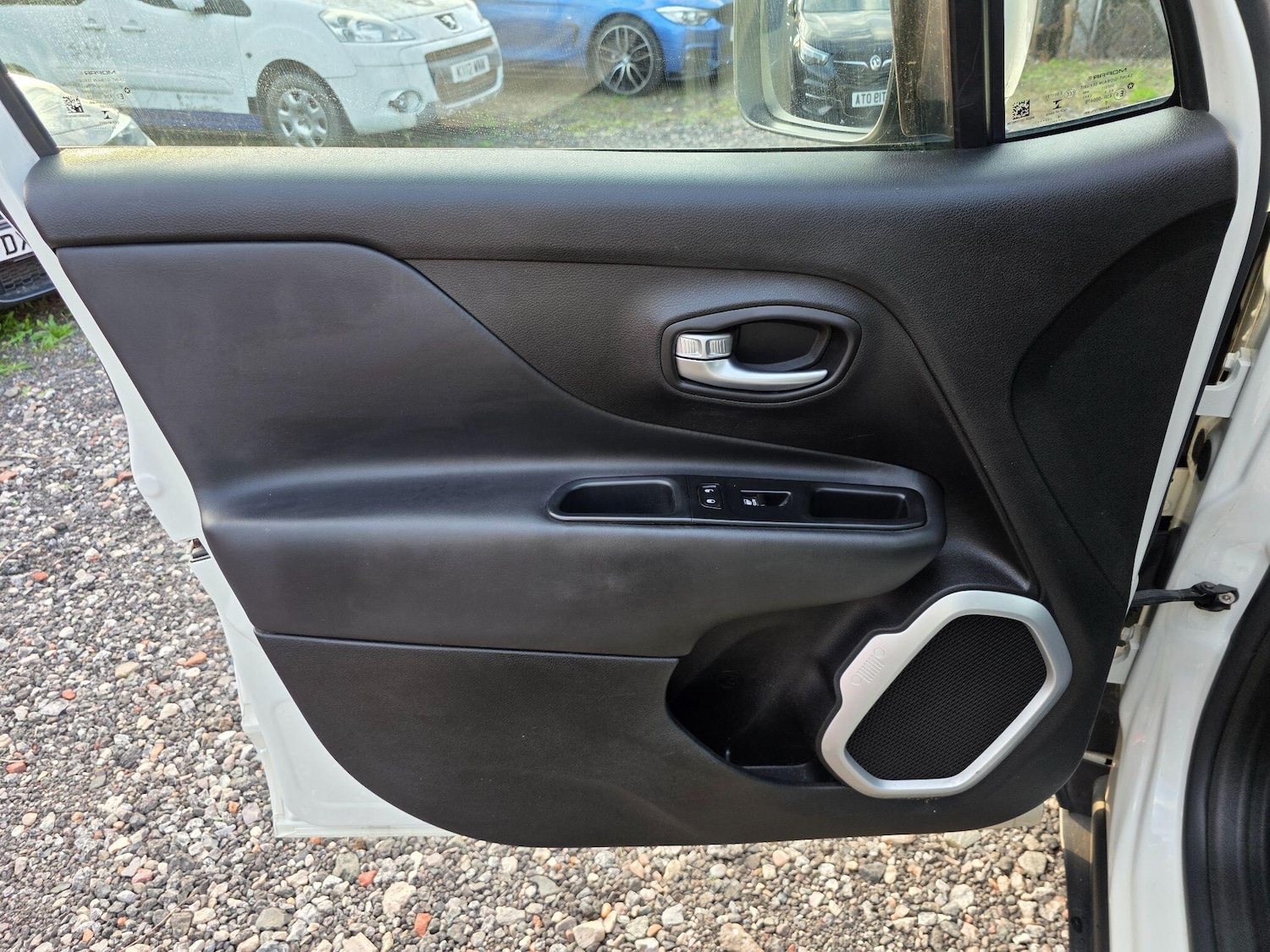 Used Jeep Renegade 2016 for sale - 76832458: Photo 40