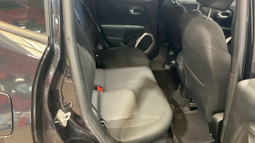 Used Jeep Renegade 2017 for sale - 76832694: Photo 3