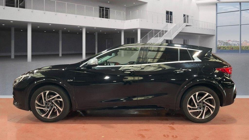 Used Infiniti Q30 2017 for sale - 76832631: Photo 6
