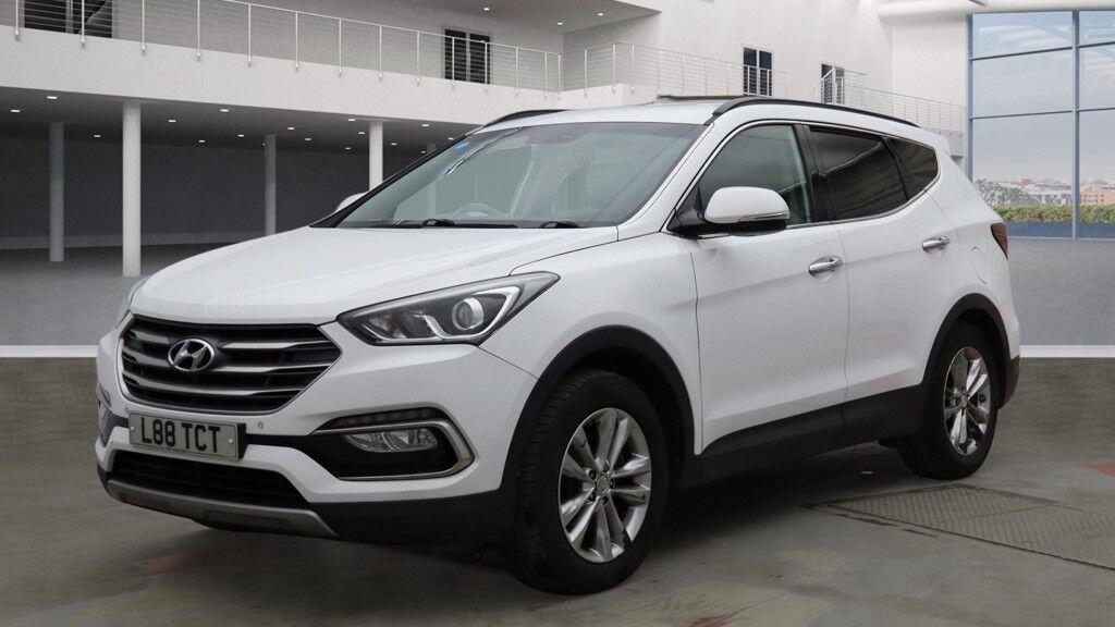 Used Hyundai Santa Fe 2016 for sale - 77658878: Photo 2