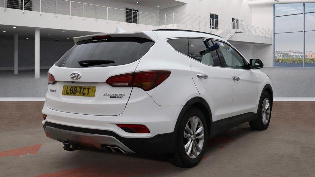 Used Hyundai Santa Fe 2016 for sale - 77658878: Photo 4