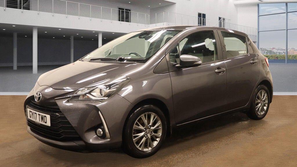 Used Toyota Yaris 2017 for sale - 76832844: Photo 2