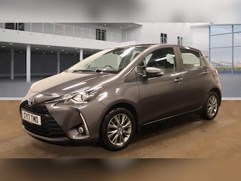 Used Toyota Yaris 2017 for sale - 76832844: Photo