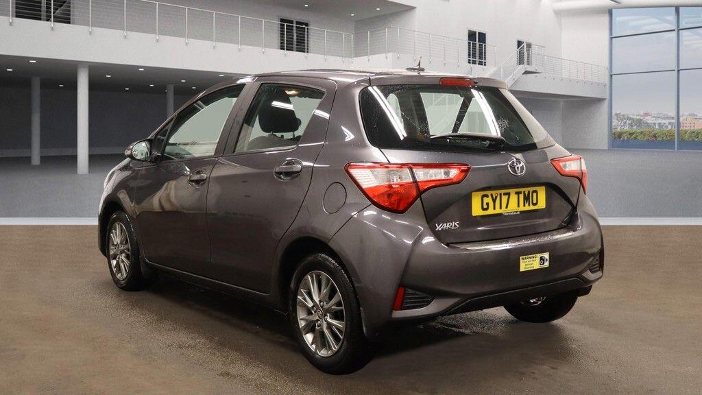 Used Toyota Yaris 2017 for sale - 76832844: Photo 3