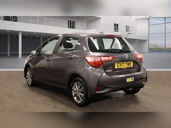 Used Toyota Yaris 2017 for sale - 76832844: Photo