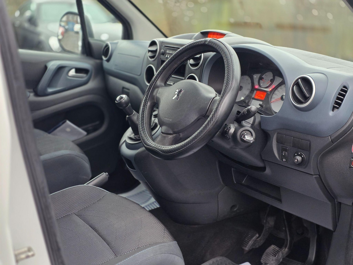 Used Peugeot Partner Tepee 2012 for sale - 77314904: Photo 22