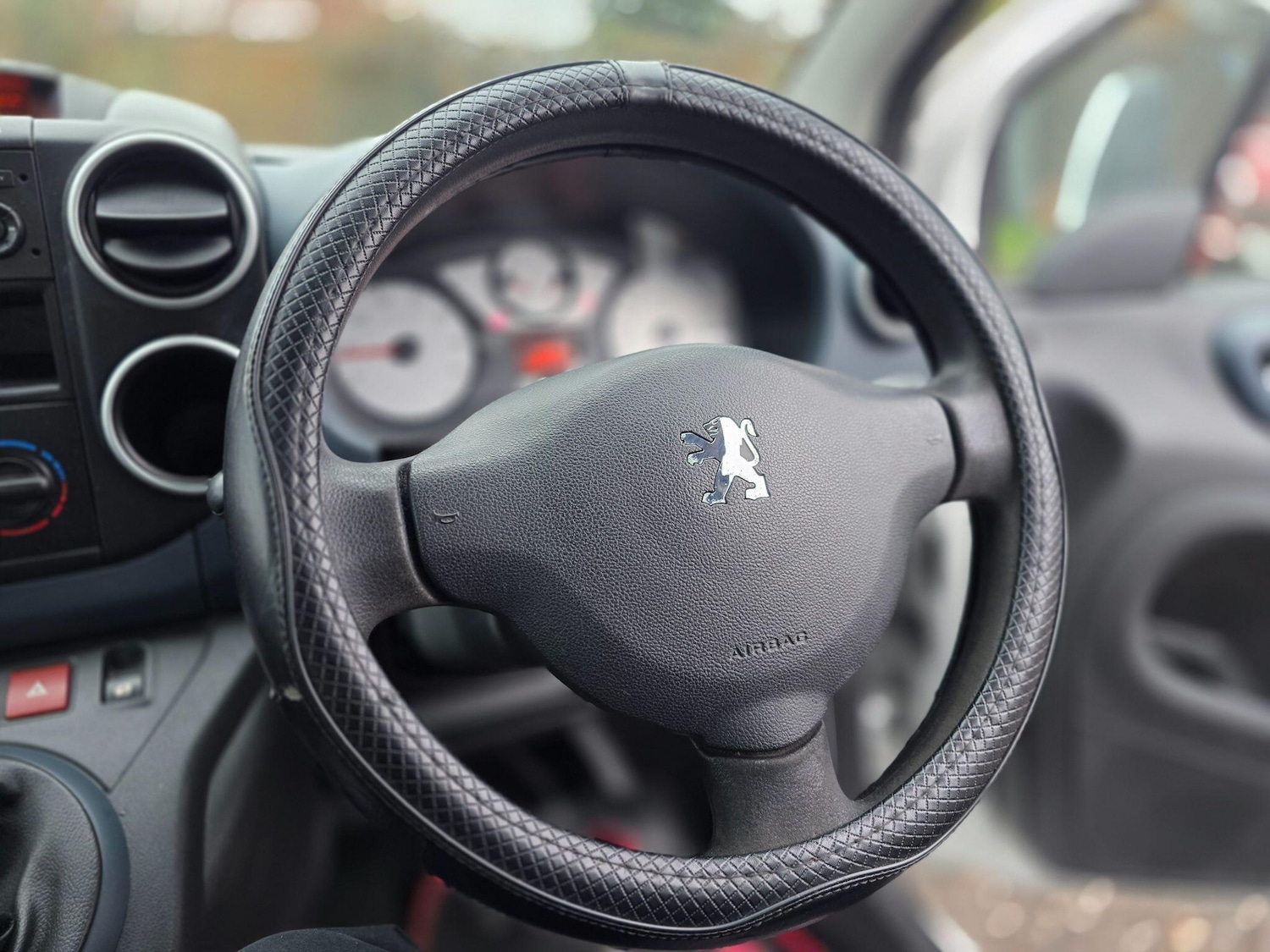 Used Peugeot Partner Tepee 2012 for sale - 77314904: Photo 40