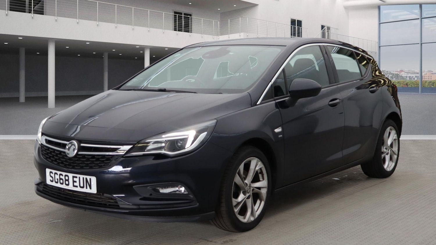 Used Vauxhall Astra 2018 for sale - 76832741: Photo 2