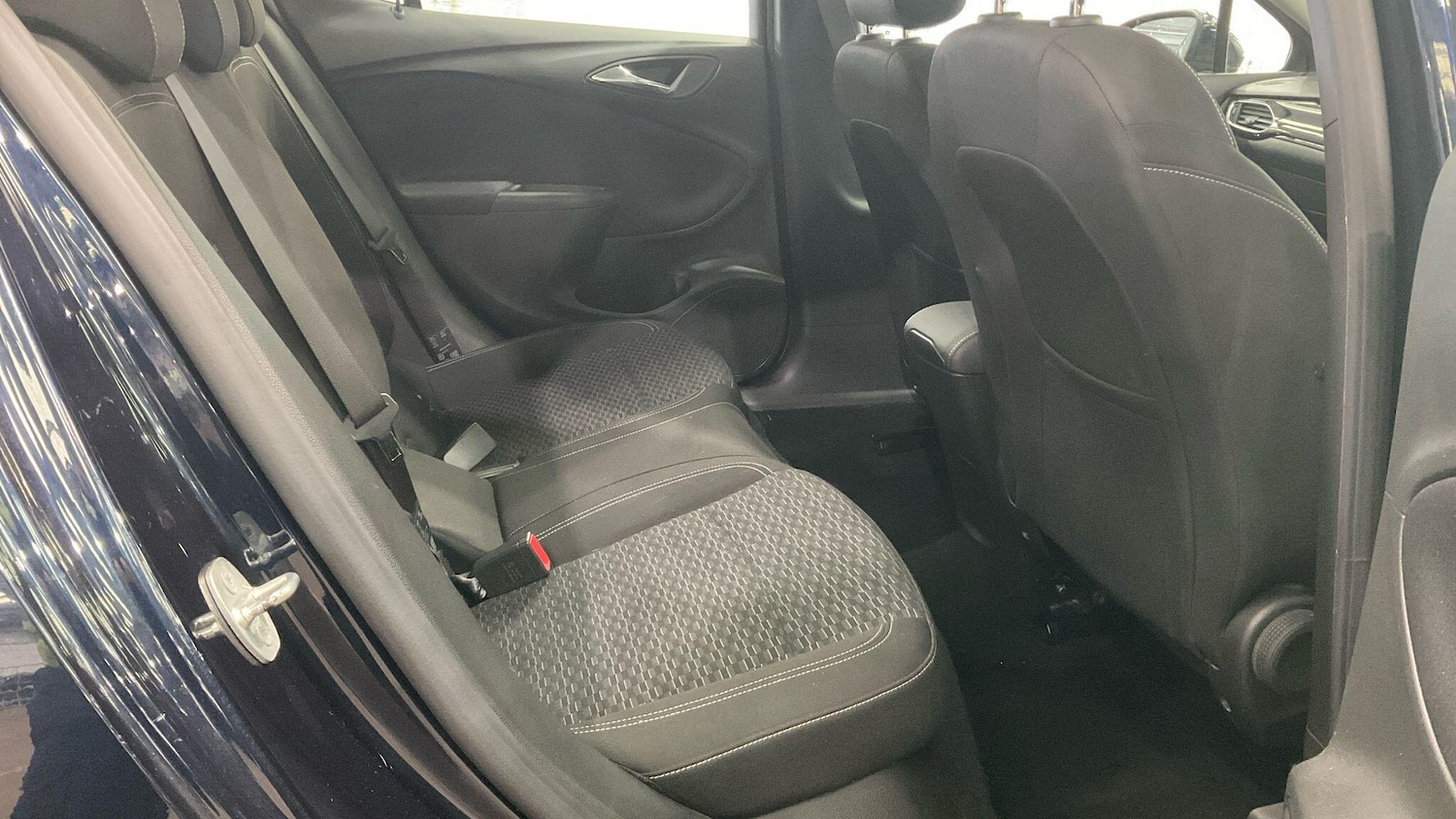 Used Vauxhall Astra 2018 for sale - 76832741: Photo 8