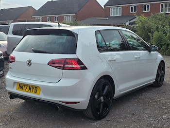 Used Volkswagen Golf 2017 for sale - 76832725: Photo