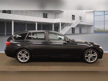 Used BMW 3 Series 2017 for sale - 77625004: Photo