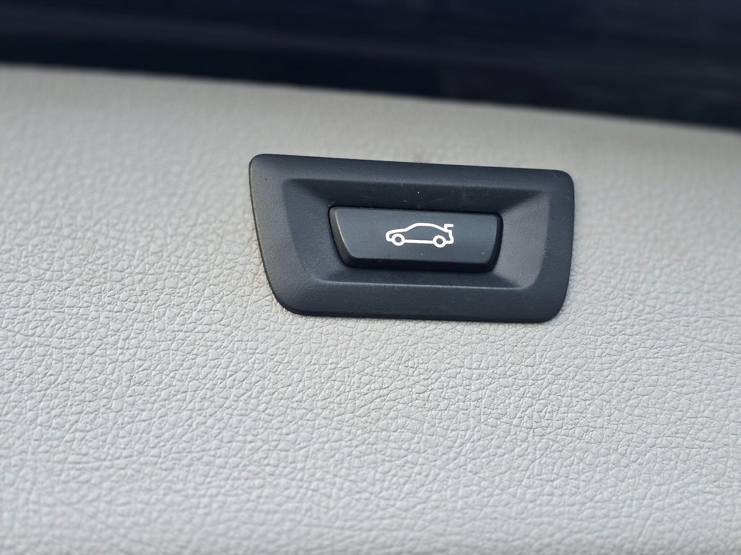 Used BMW 3 Series 2017 for sale - 77016681: Photo 40