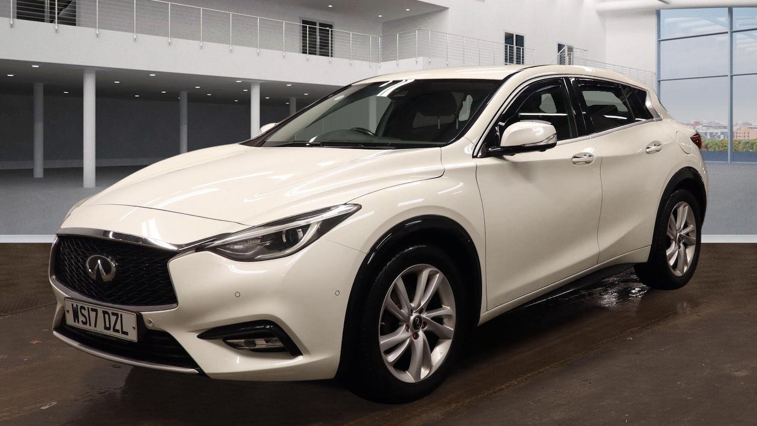 Used Infiniti Q30 2017 for sale - 77057523: Photo 2