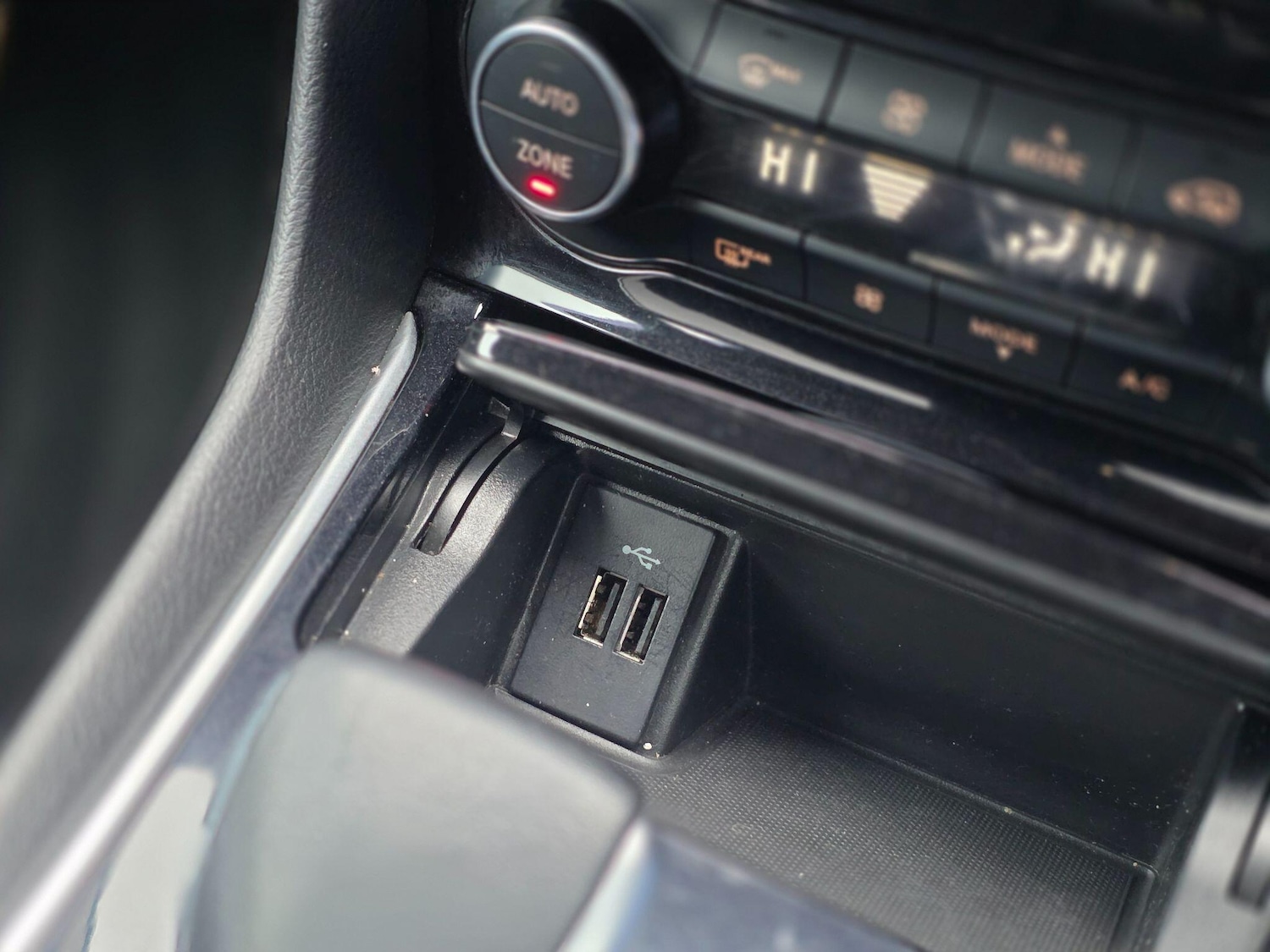 Used Infiniti Q30 2017 for sale - 77057523: Photo 27